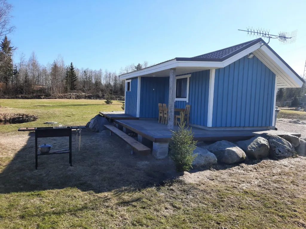 Домик у реки