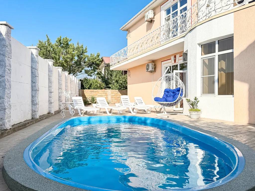 Шикарный особняк с бассейном