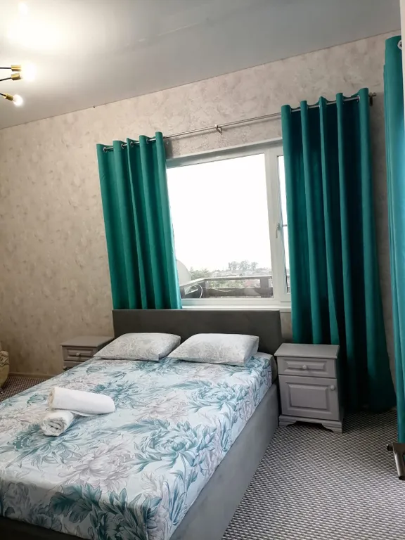 Дом - вилла - коттедж 5 спален
На территории бассейн