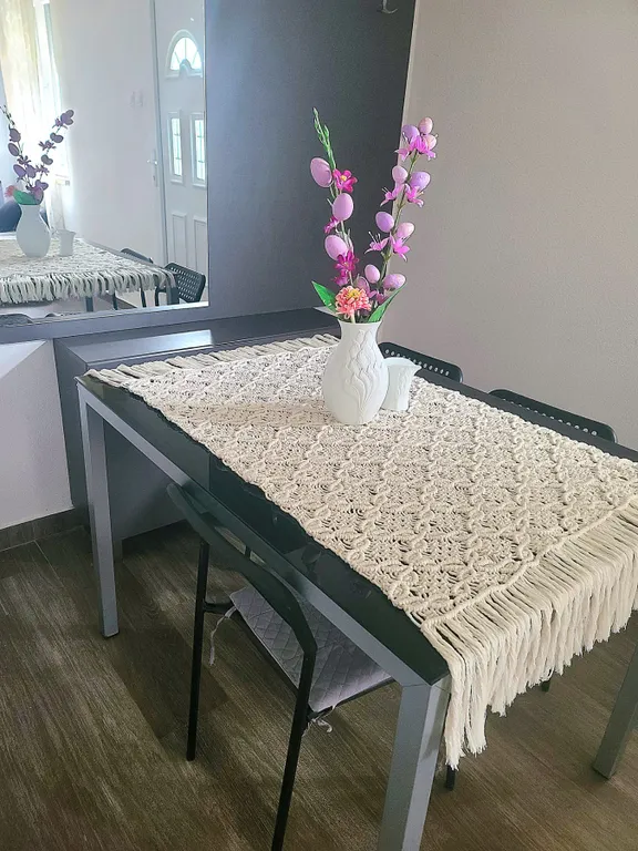 Апартаменты с отдельной спальней City и видом на горы