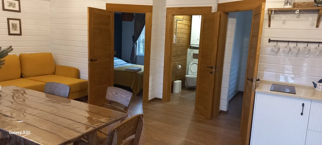 Шале в горах на берегу реки