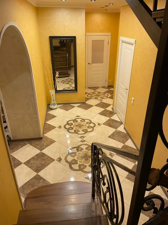 Дом,русская баня в охраняемом поселке