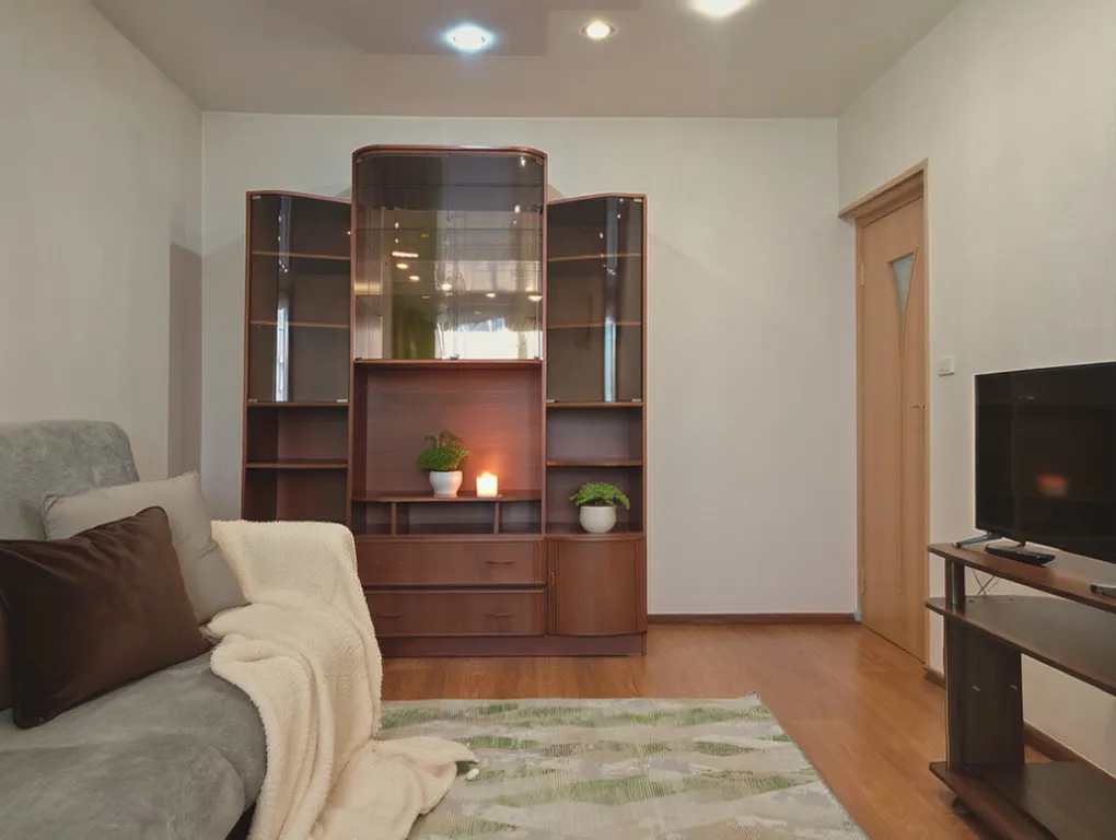 Просторная теплая квартира с двуспальной кроватью, 2 ТВ,интернет.