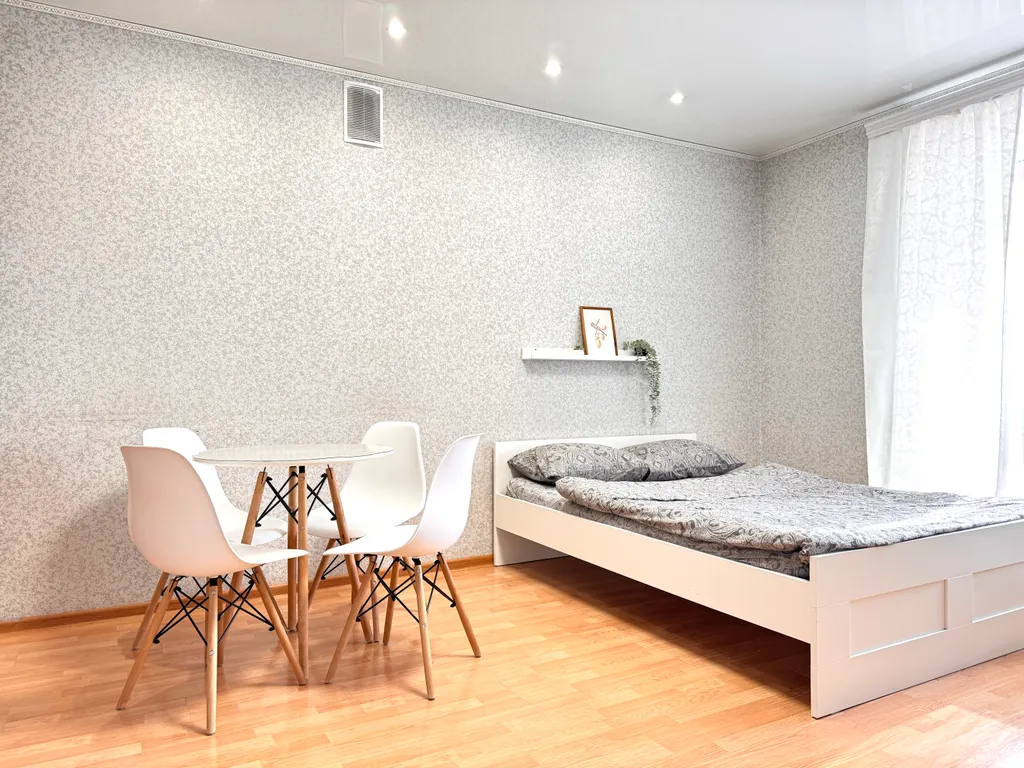 Hugge Place | Cтудия с Wi-Fi и Самозаселением