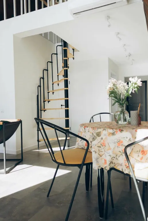 Треугольный дом.