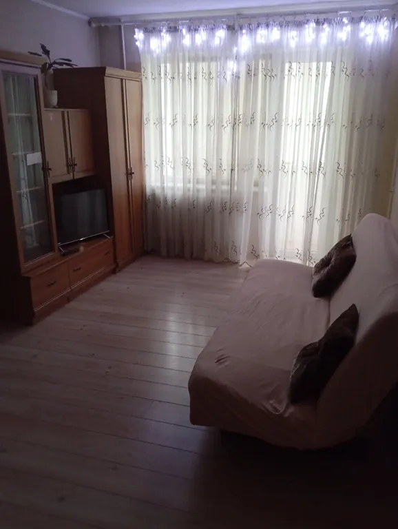 Скромная квартира с изолированными комнатами в центре