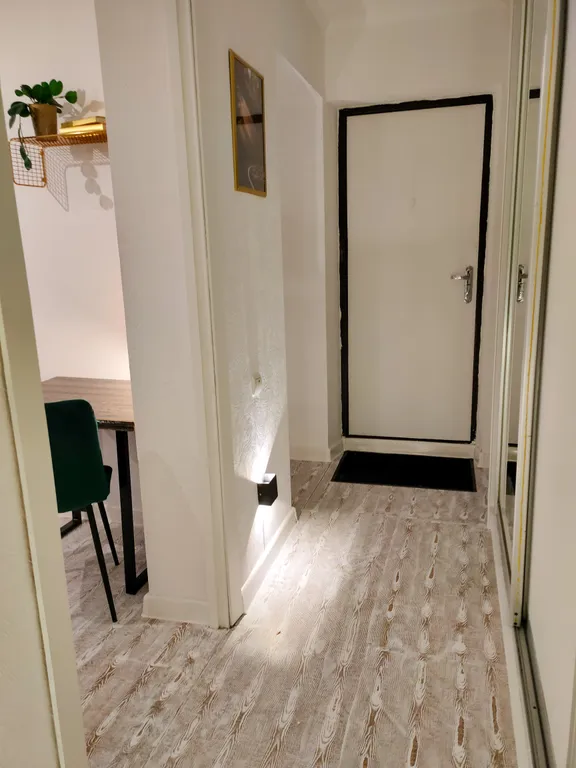 Квартира с большой кроватью и оплаченными домашними кинотеатрами