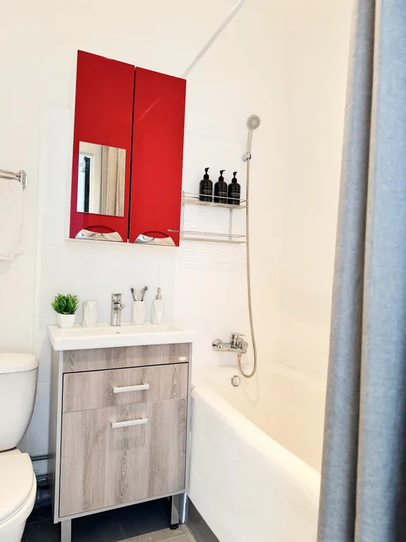 Квартира Светлая квартира в самом центре, с кондиционером и 3 минуты от метро — Москва