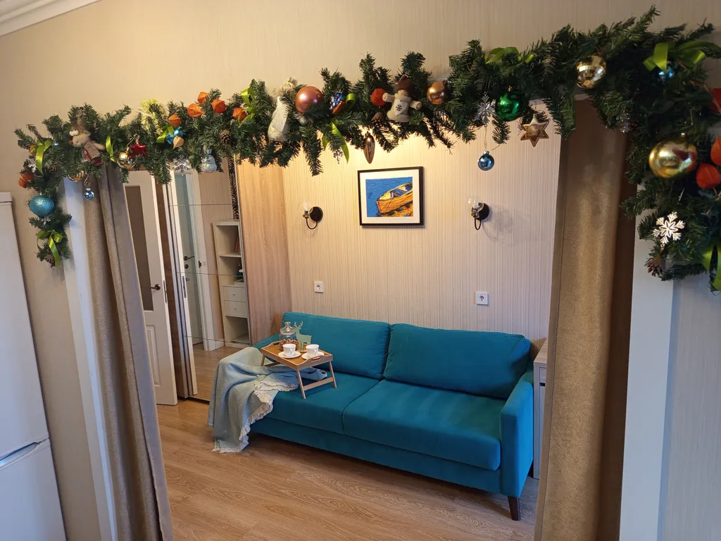 Студия с видом на город