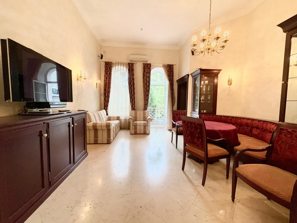 Шикарный люкс - итальянский натуральный мрамор и красное дерево