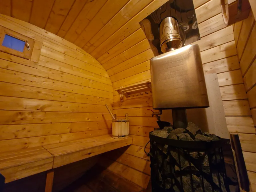 Дом для уединения в лесу и шумных вечеринок