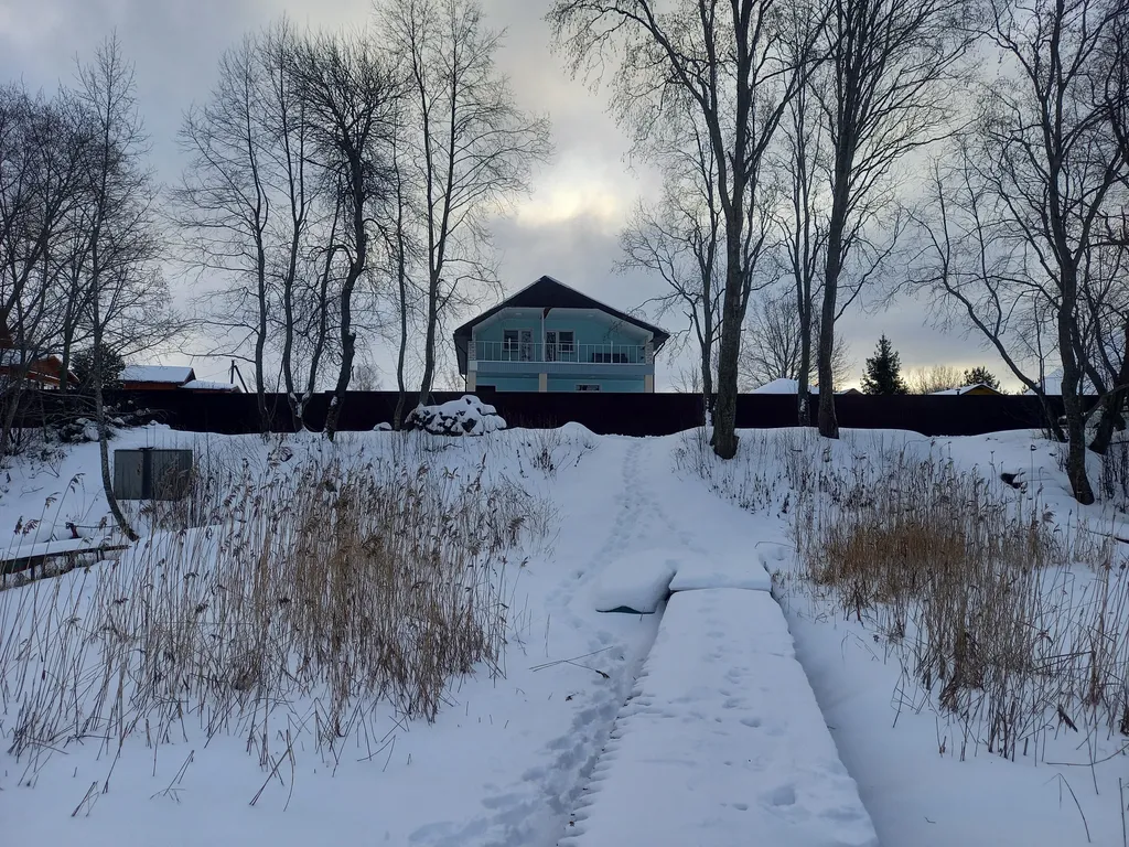 Дом на озере