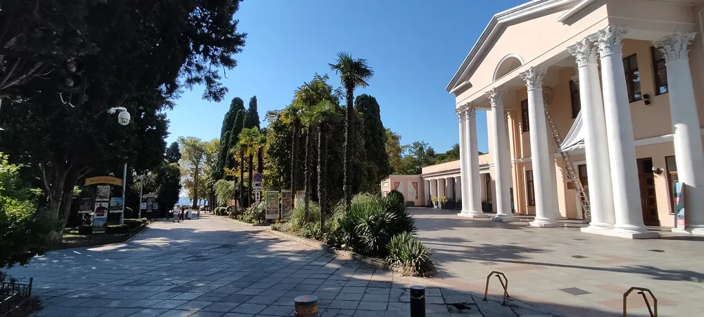 Удобная квартира в центре набережной — аренда посуточно в Ялта