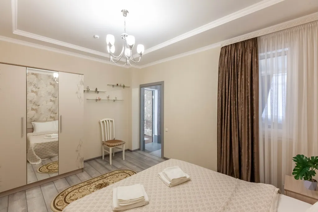 Трёхкомнатная квартира с евроремонтом в новом двухэтажном здании