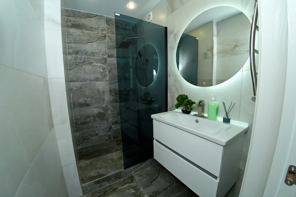 Комфортные апартаменты с видом на метромост и центр