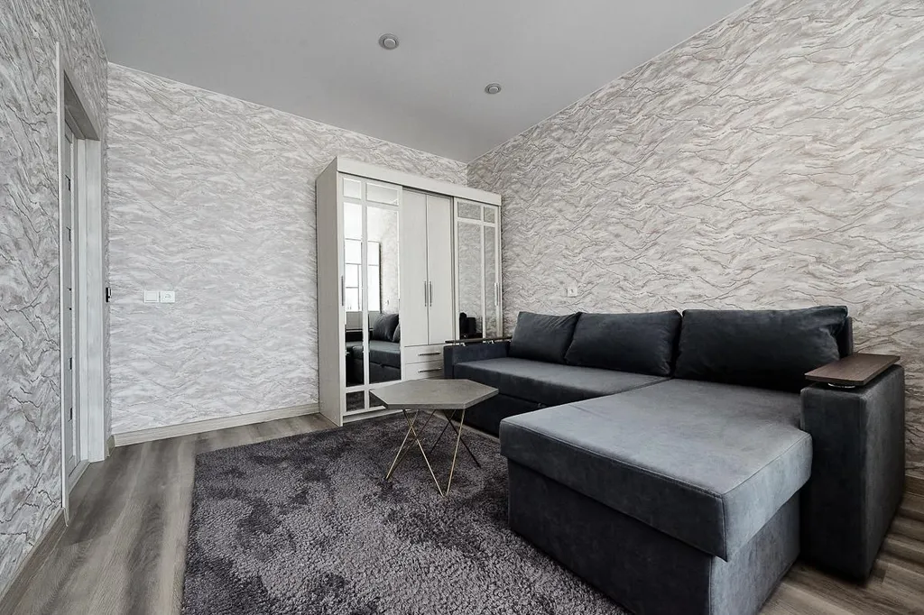 Светлые тёплые апартаменты с видом на горы и город