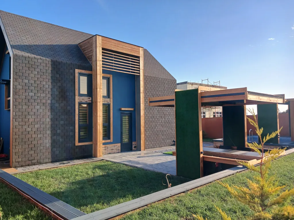 Дом с бассейном