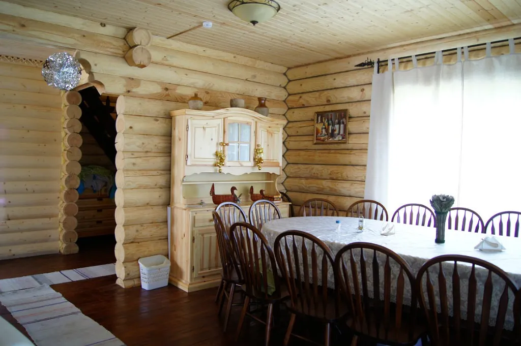 Большой коттедж в сосновом бору на берегу озера