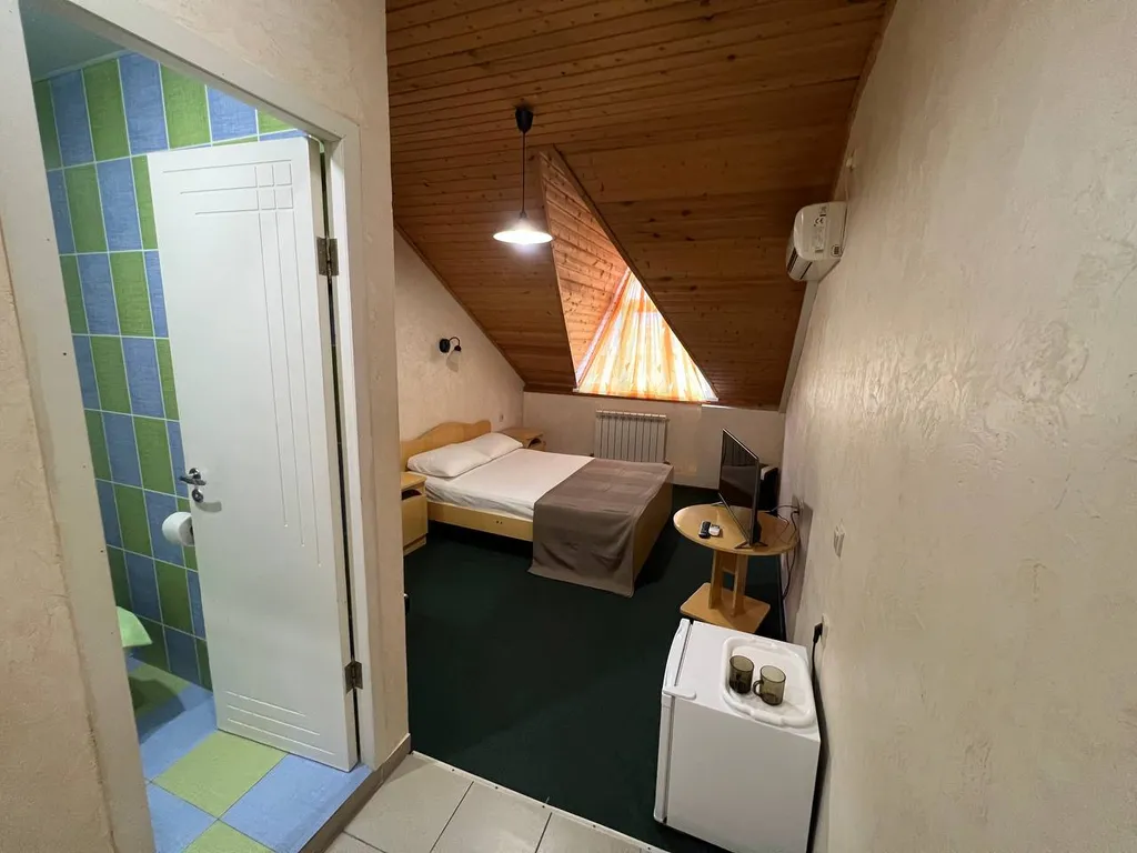 Квартира Бюджетный двухместный номер с 1 кроватью — аренда посуточно в Адлер