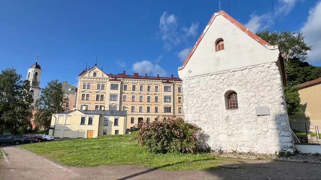 Апартамент у часовой башни и дома гильдии