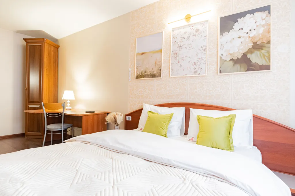 Двухкомнатная квартира с большой ванной у центра города