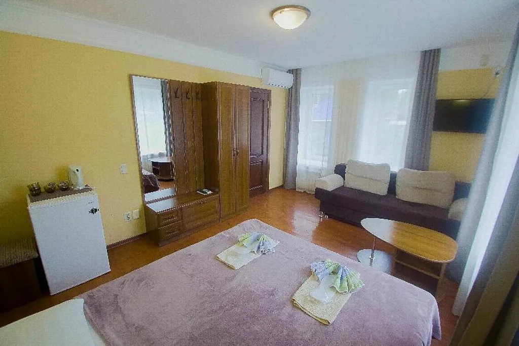 Квартира Четырёхместный номер №4 — аренда посуточно в Катунь