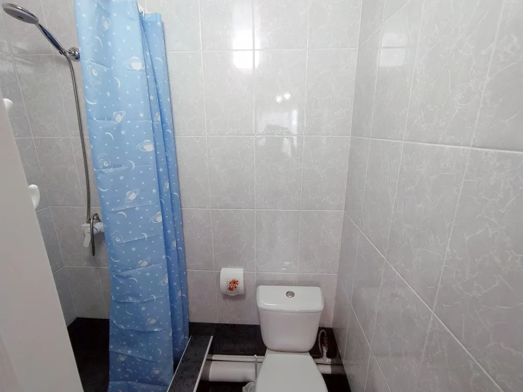 Двухэтажный трёхкомнатный дом Крым с кухней и двором под ключ