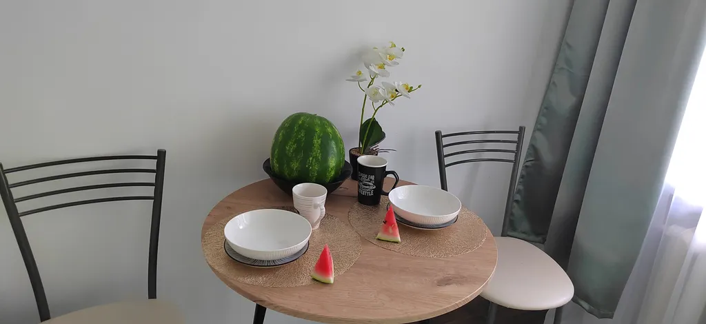 Вода всегда студия у кинотеатра и парка круглосуточный супермаркет