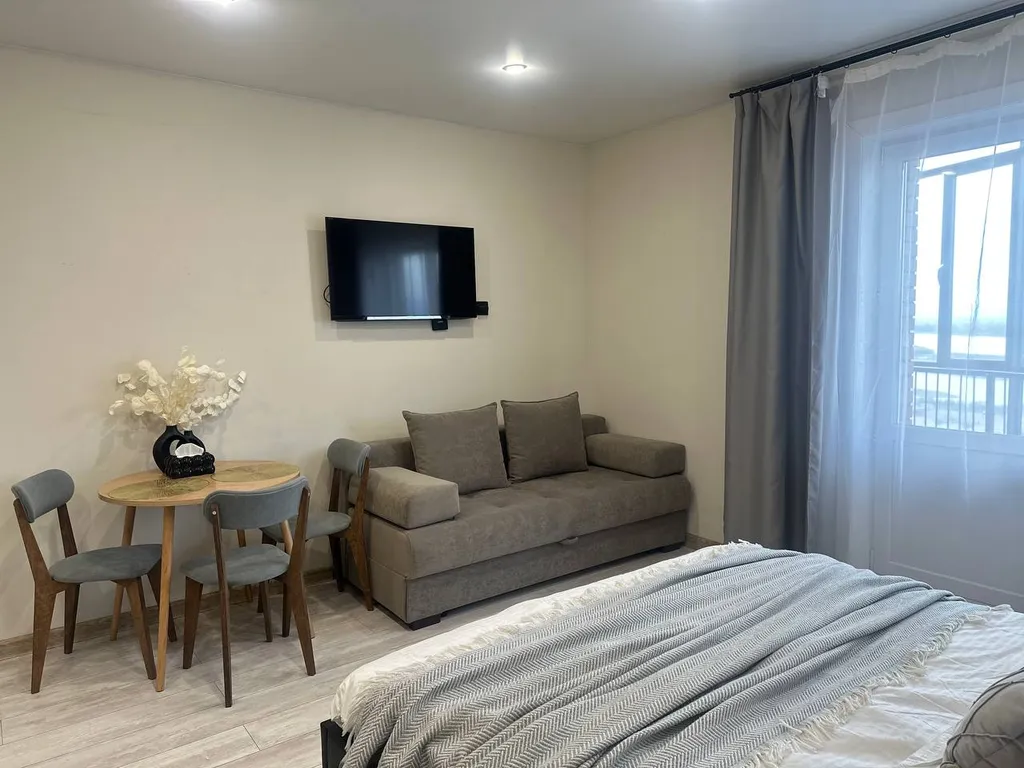 Уютная студия в центре, с видом на реку