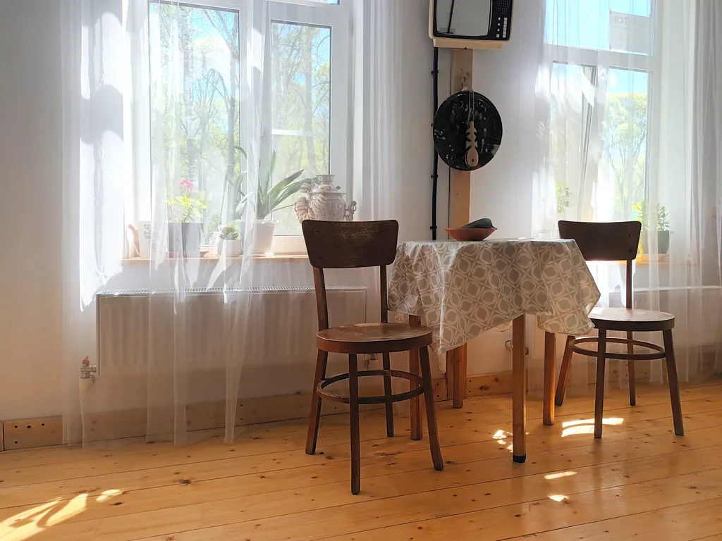 Зелёный дом на Набережной вблизи Кремля