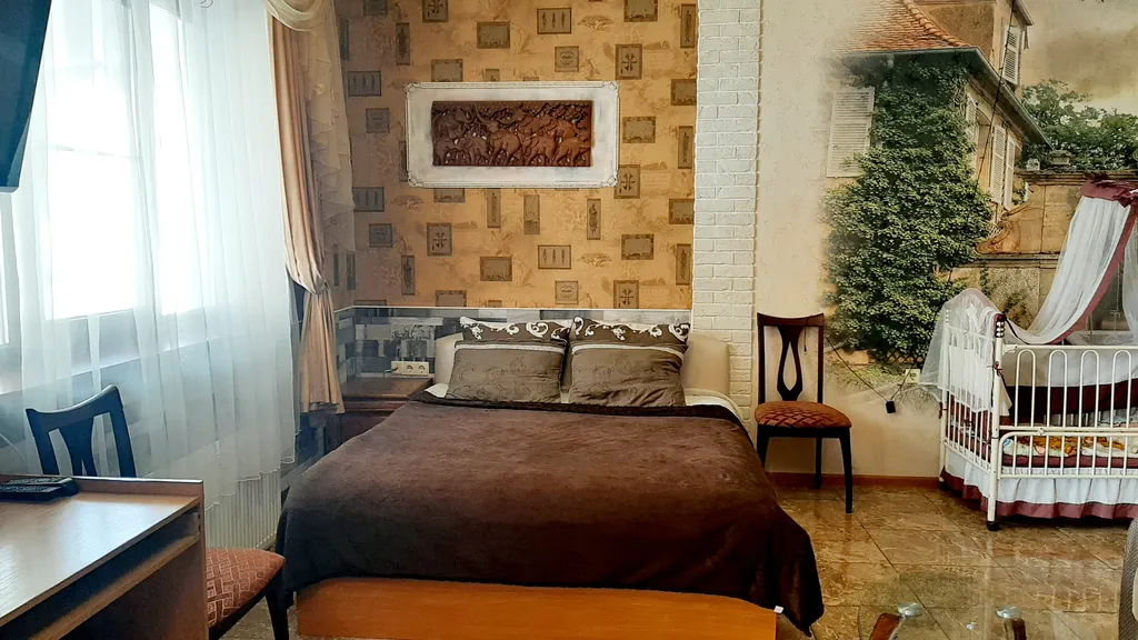 Дом с бассейном недалеко от моря