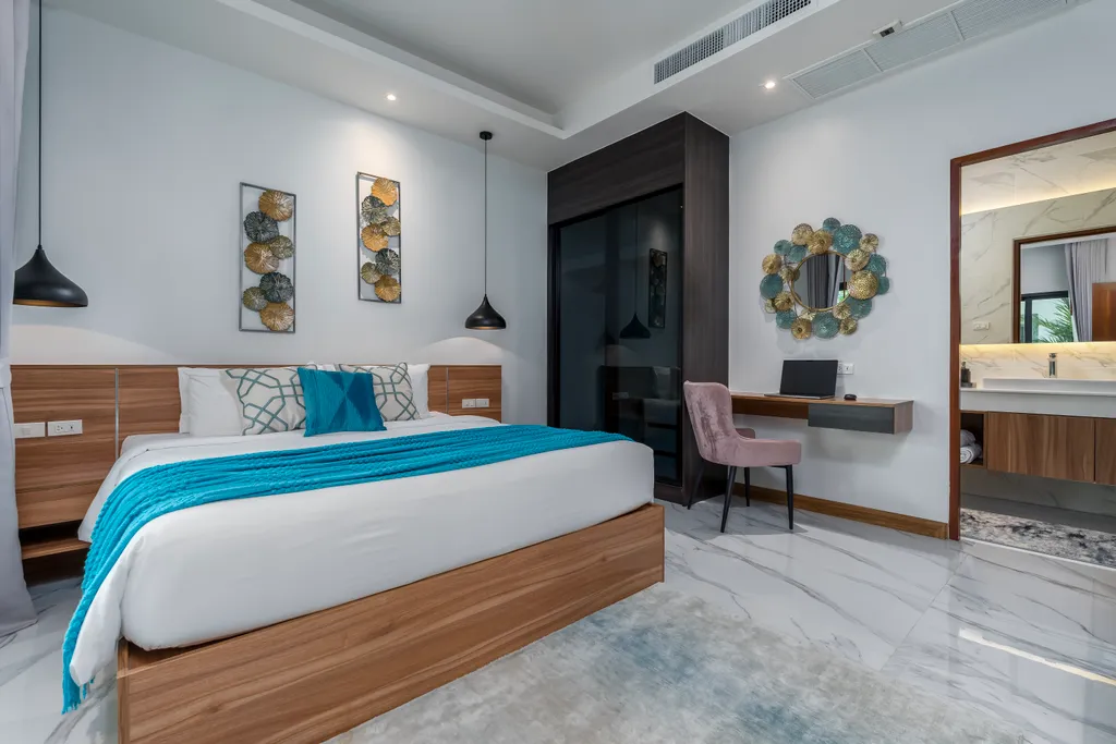 Новая вилла с бассейном, террасой и барбекю зоной, рядом с Боат авеню