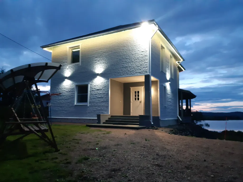 Дом с видом на озеро Кармаланьярви