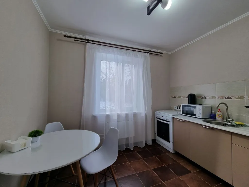 Квартира с новым ремонтом на Высоцкого 42