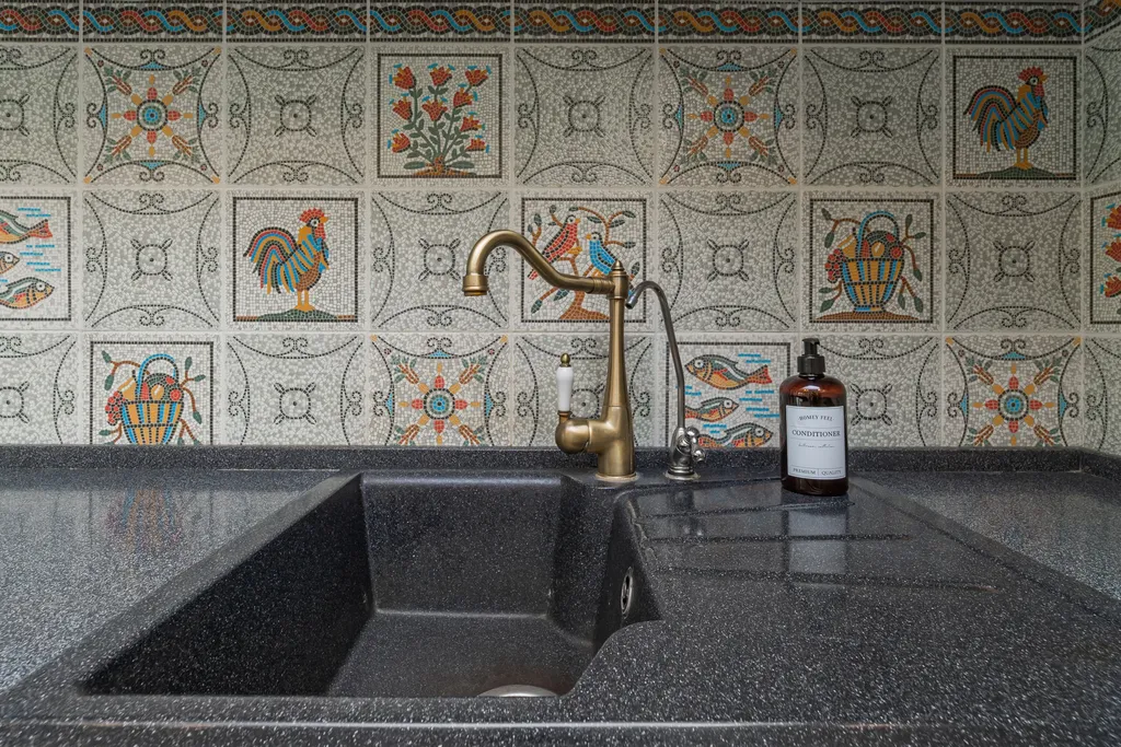 Уютная двухкомнатная квартира рядом с метро и видом на набережную