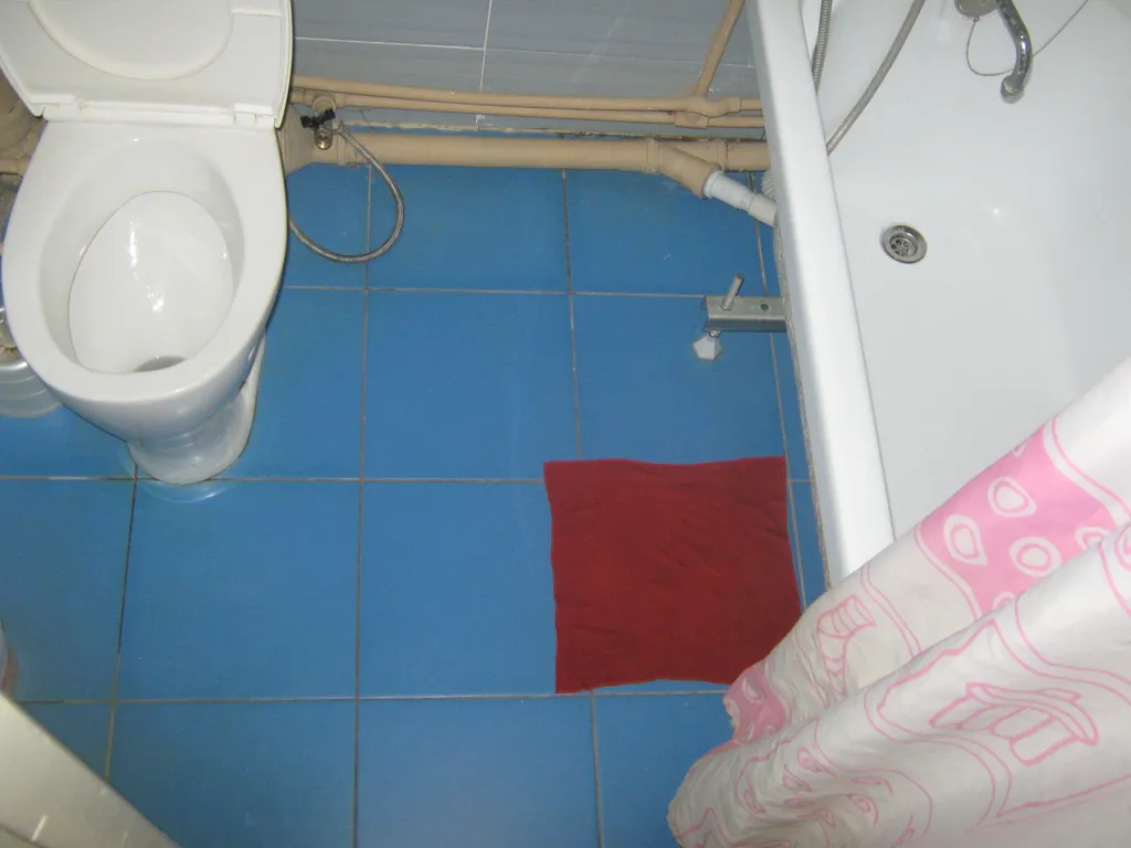 Хорошая, в паре остановок от ЖД-вокзала Томск 2