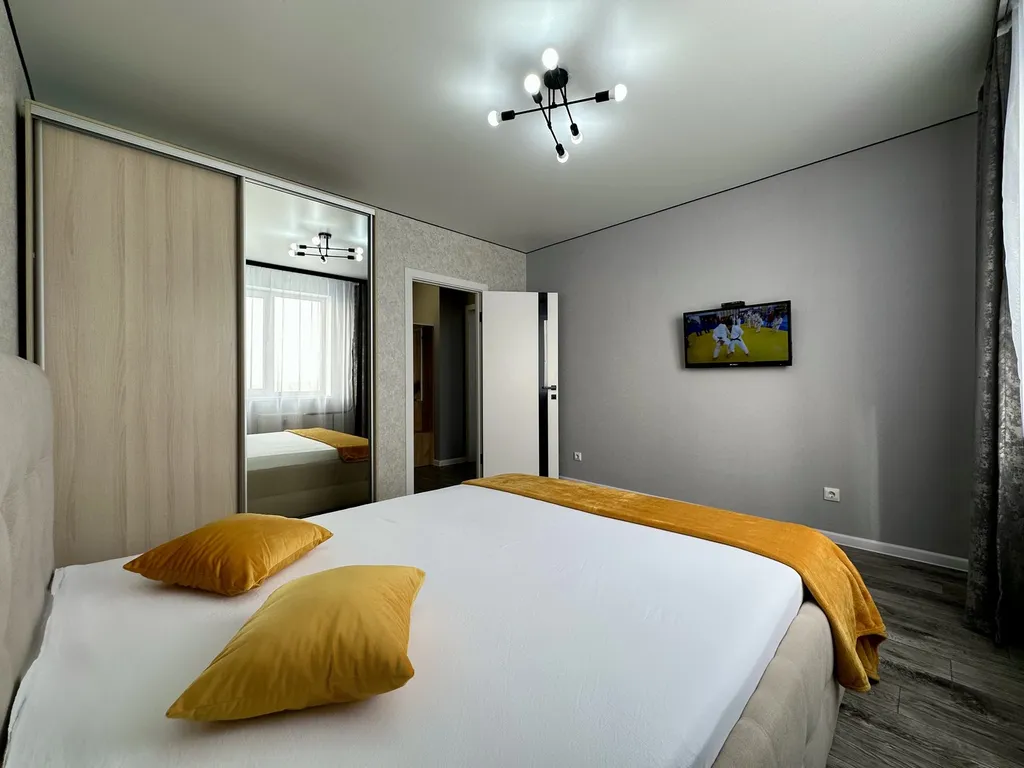 Квартира на Юркина 10