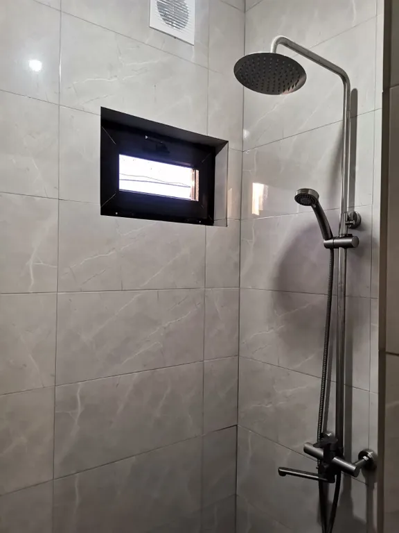 Дом под ключ с зелёной лужайкой и плодовыми насаждениями