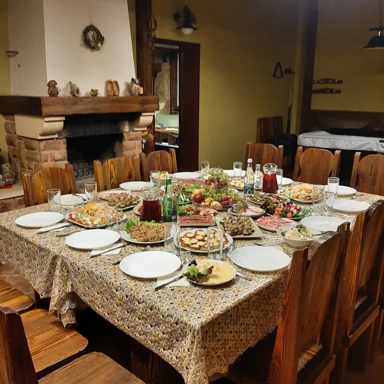 Атмосферный коттедж с дровяной баней и большим бассейном