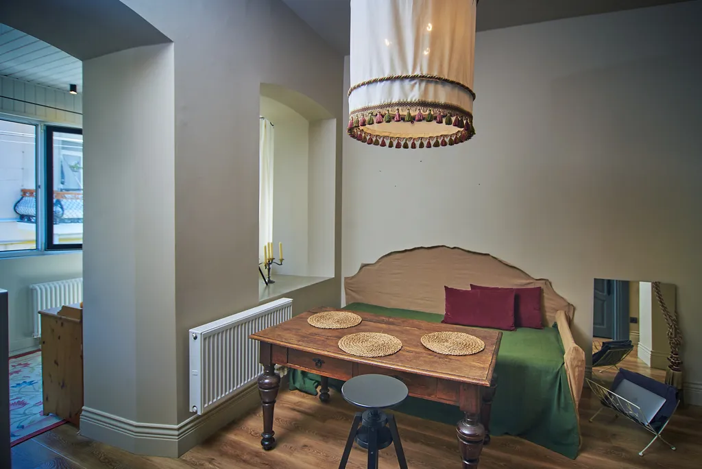 Квартира Апартаменты с авторским дизайном в доме 19-го века в сердце старого го — аренда посуточно в Кисловодск