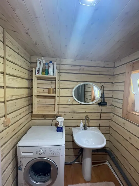 Уютный дом рядом с лесом