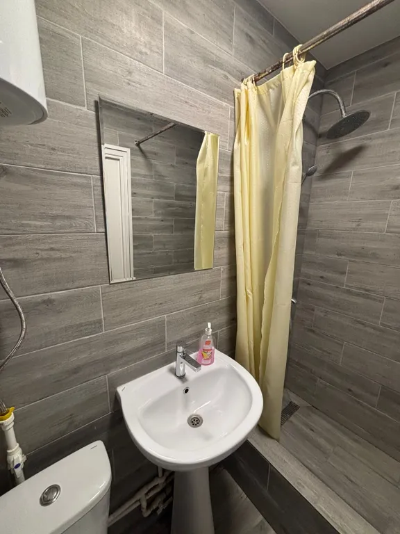 Удобная комната со всеми удобствами в центре города с евроремонтом