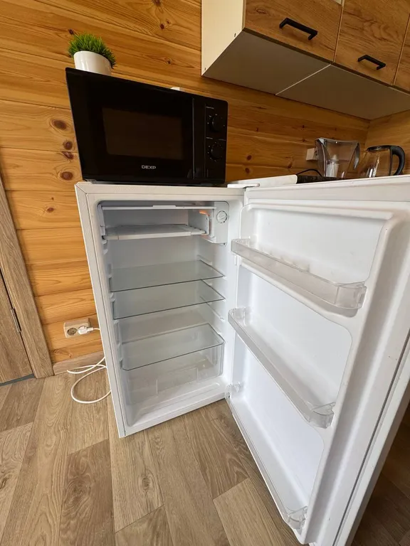 Домик в живописном месте у воды