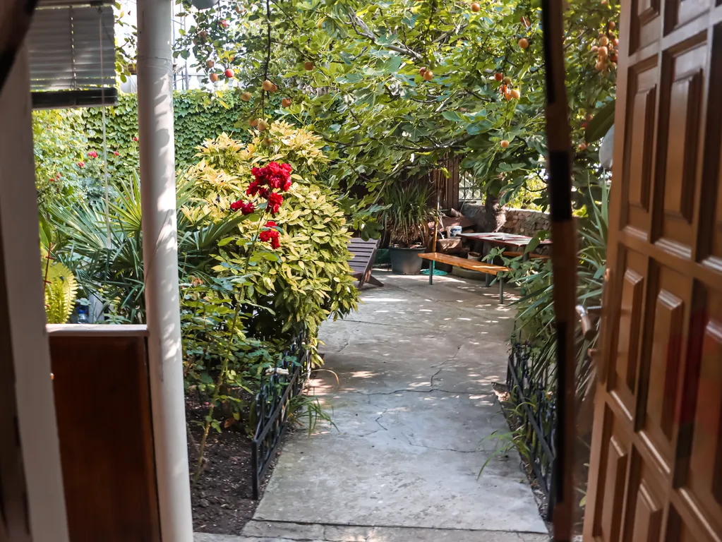 Уютный номер с собственной кухней рядом с морем