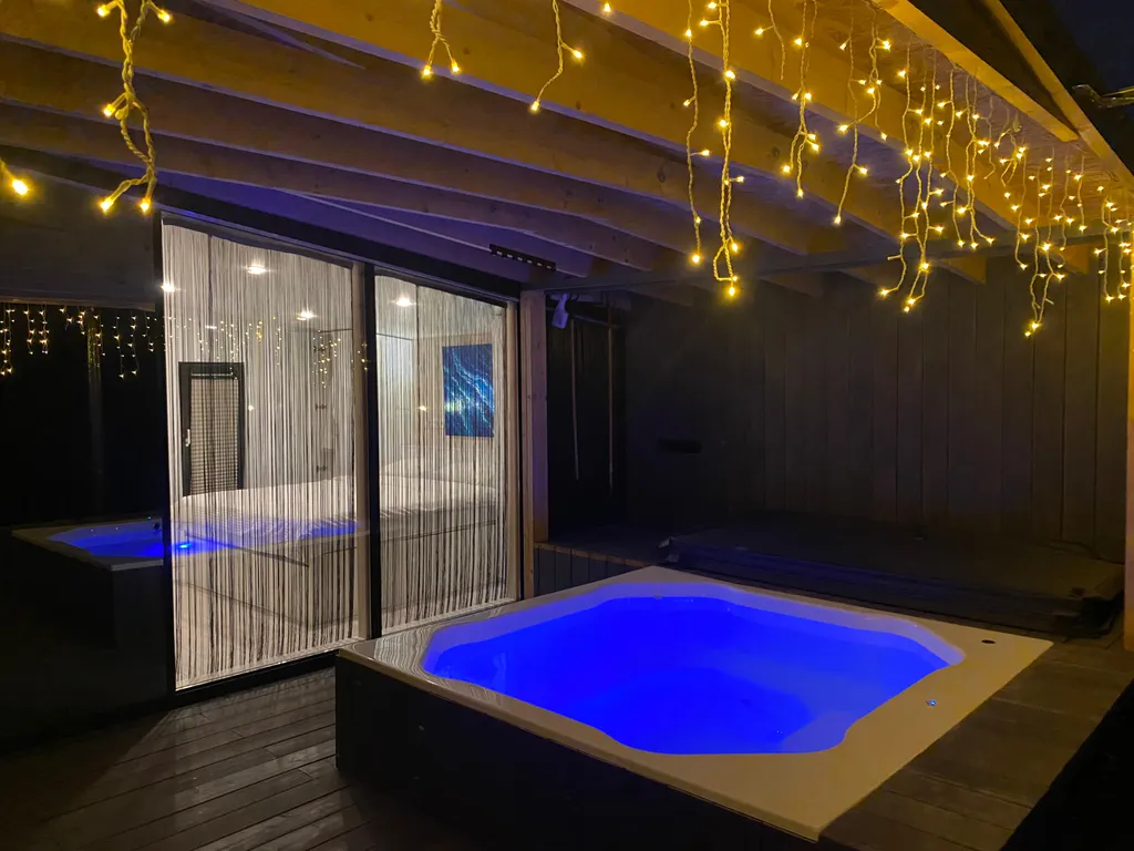 Эко-дом с горячей джакузи и профессиональным грилем на террасе