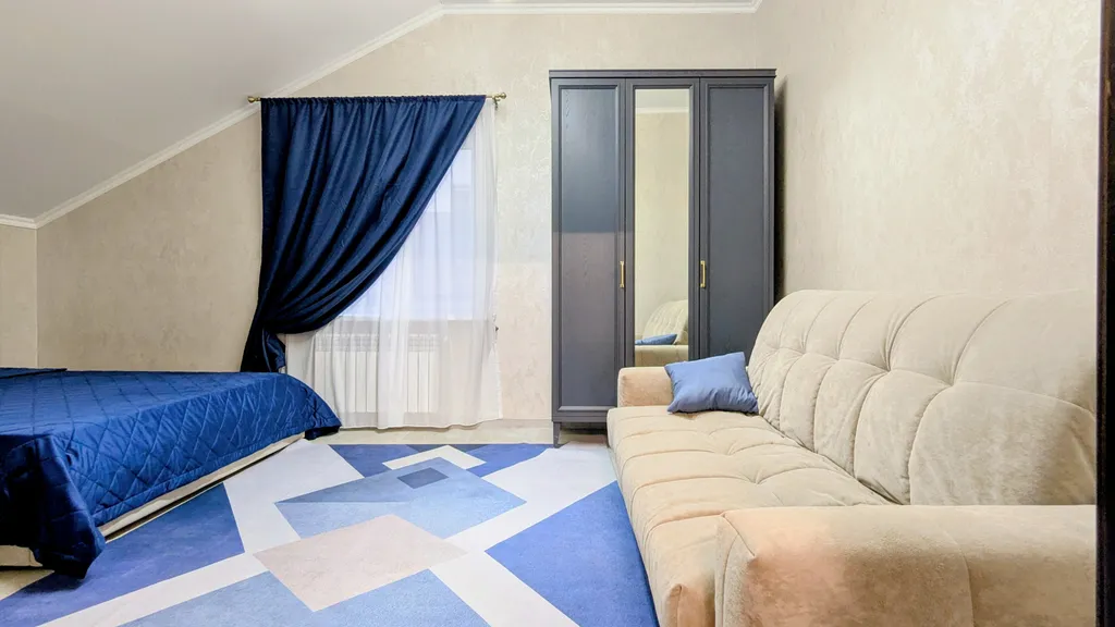 Дом с бассейном, сауной и бильярдом