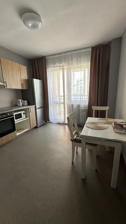 Просторная двухкомнатная квартира на набережной реки Амур