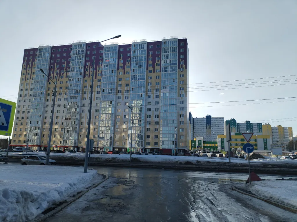 Квартира Квартира Уютная красивая студия в районе Ауры, жд вокзал, аэропорт, парк, кафе — Сургут