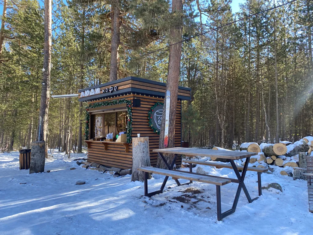 Уютный апартамент на берегу реки с видом на горы