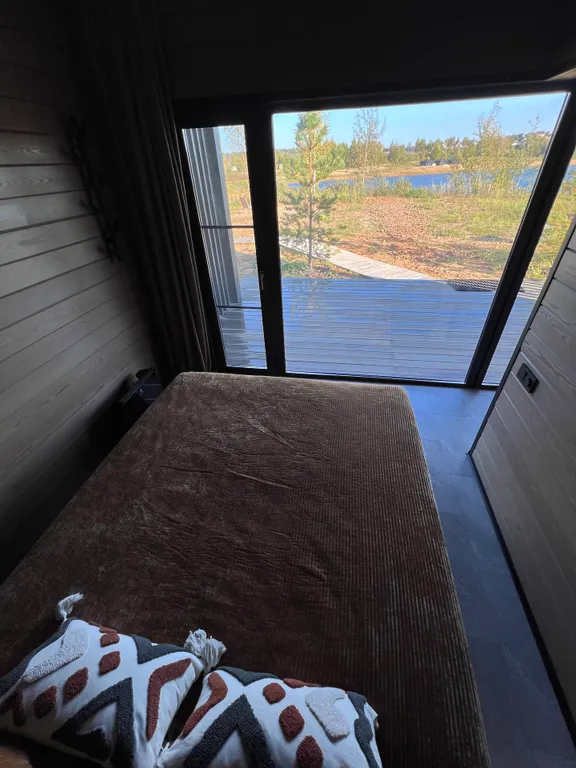 Дом на озере